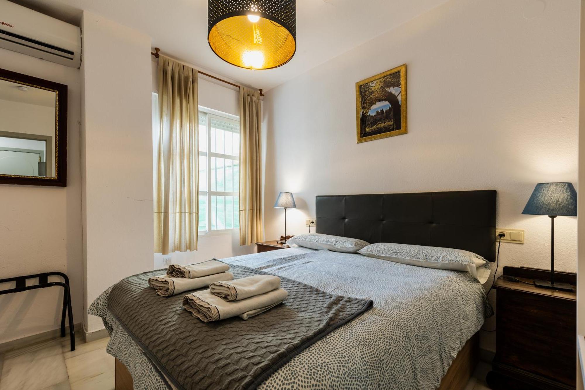 Apartamentos Ruta De La Sierra Cenes De La Vega Eksteriør billede
