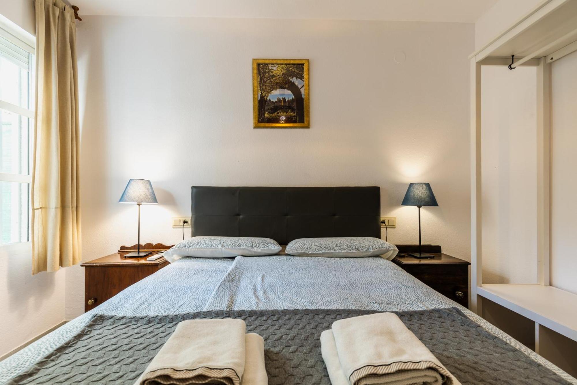 Apartamentos Ruta De La Sierra Cenes De La Vega Eksteriør billede
